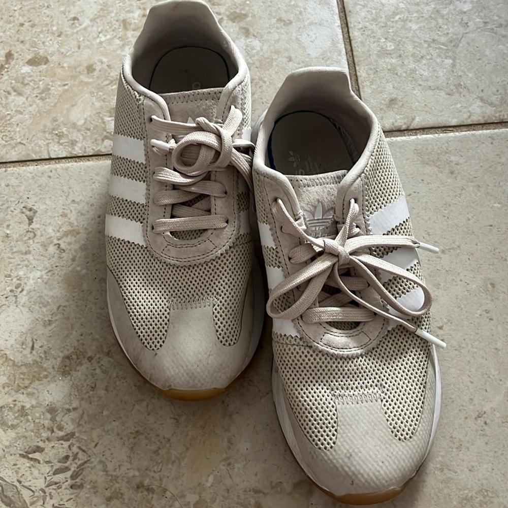 Addidas sneakers size 7